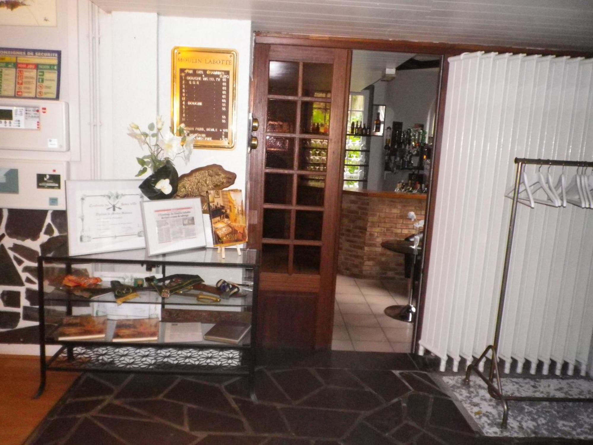Hotel Ermitage Du Moulin Labotte Haybes ภายนอก รูปภาพ