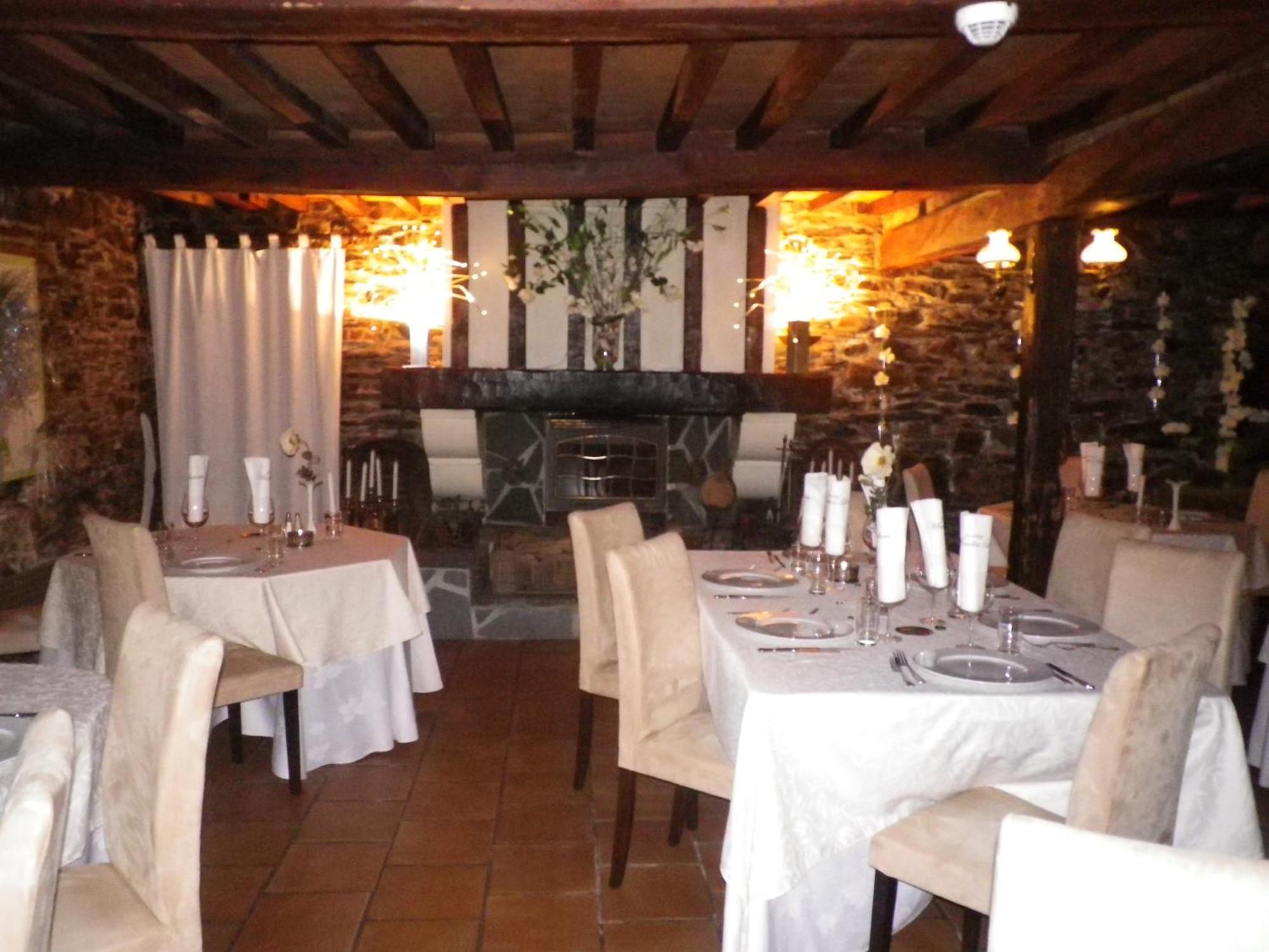 Hotel Ermitage Du Moulin Labotte Haybes ภายนอก รูปภาพ