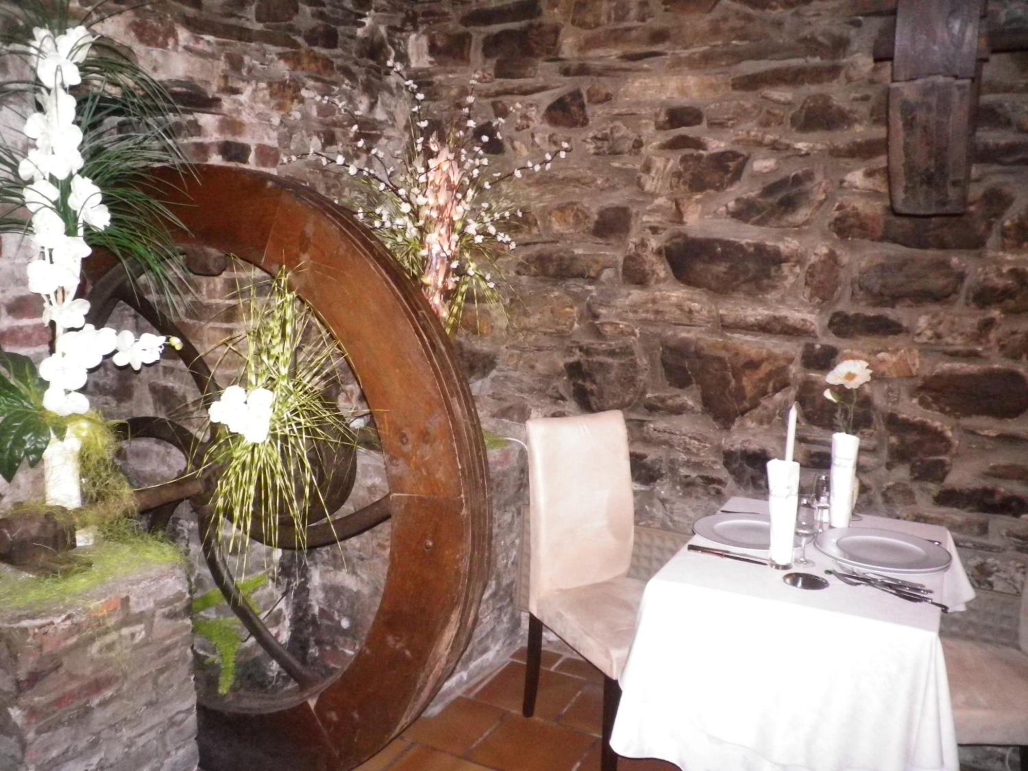 Hotel Ermitage Du Moulin Labotte Haybes ภายนอก รูปภาพ
